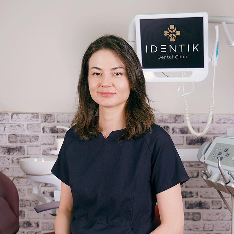 https://alyansclinic.digithingsagency.com/wp-content/uploads/2026/06/doktor4-1.png